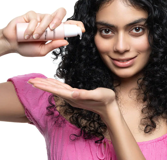 SMOOTH OPERATOR: Satin serum for smoothening and frizz control